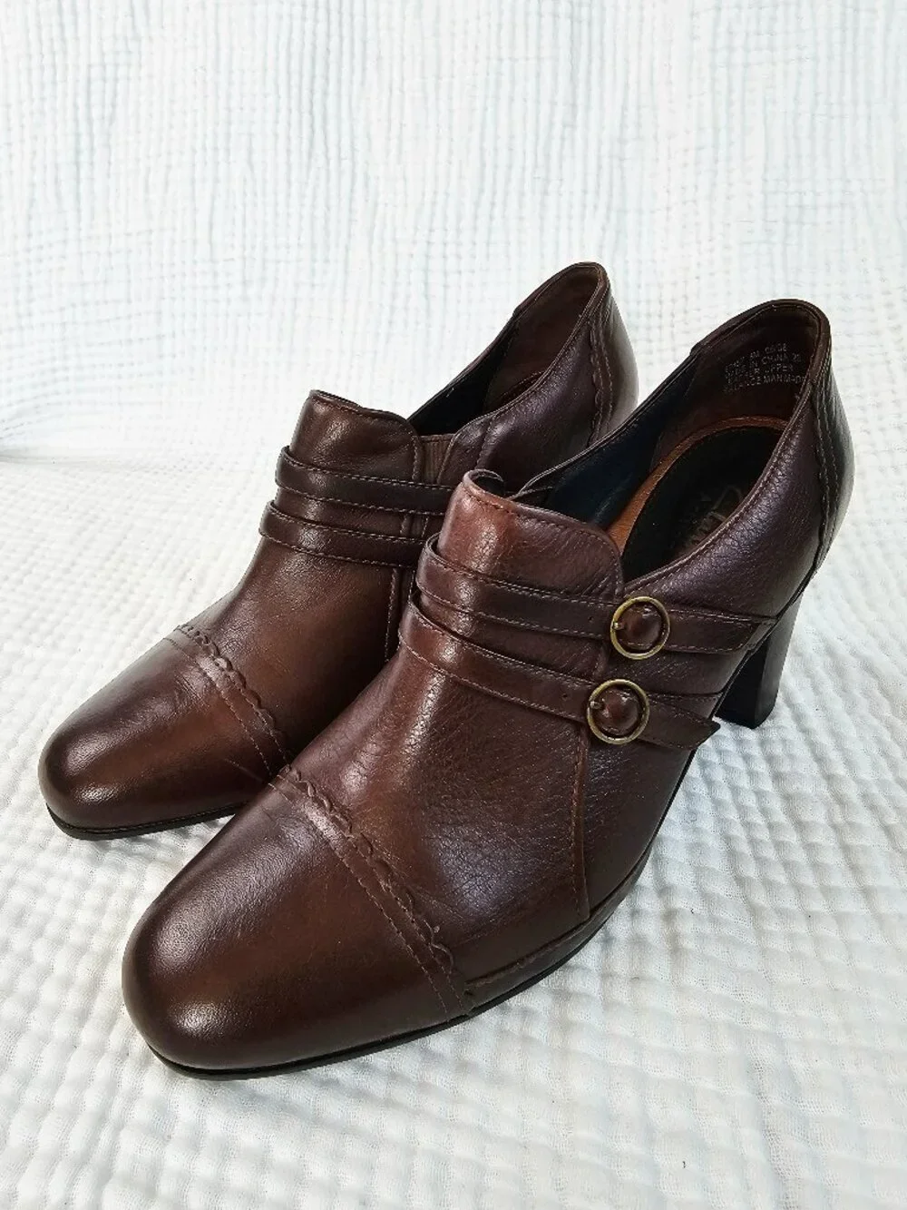 Clarks Artisan Brown Leather Double Buckle Heeled Shootie - Women's 8